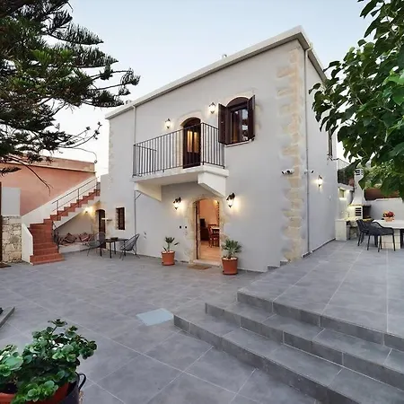 Christini A Luxury With Amazing Views Tzitzifés