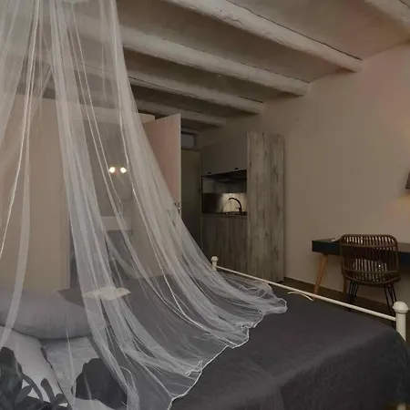 Christini A Luxury With Amazing Views Tzitzifés