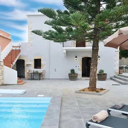 Christini A Luxury With Amazing Views Tzitzifés